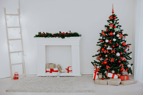 szoba díszített karácsonyi ünnepek szilveszteri fa ajándékok - Fotó, kép