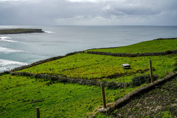 Pohled na úžasnou krajinu hrabství Donegal v severozápadním Irsku - Fotografie, Obrázek