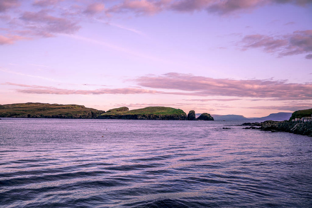 Ein Blick auf die atemberaubende Landschaft des County Donegal im Nordwesten Irlands - Foto, Bild