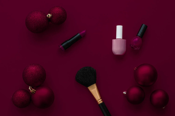 Zestaw kosmetyków i makijażu dla marki urody Christmas sal - Zdjęcie, obraz
