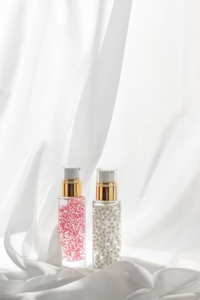Hautpflege Serum und Make-up Primer Gel-Flasche, feuchtigkeitsspendende Lotio - Foto, Bild