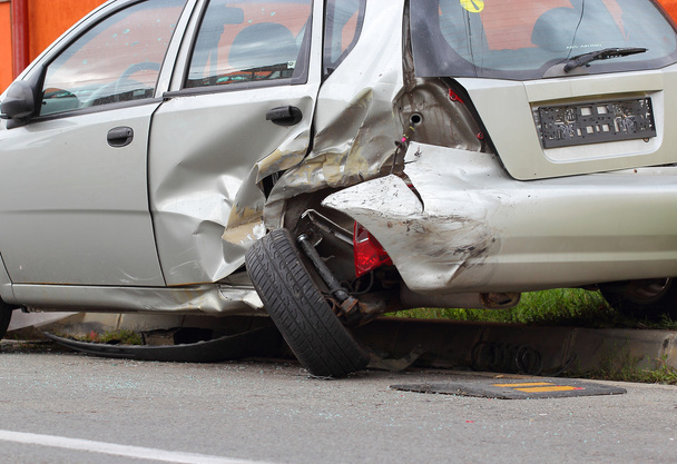 Verkehrsunfall mit Unfallauto - Foto, Bild