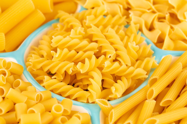 Various kind of pasta - Foto, afbeelding