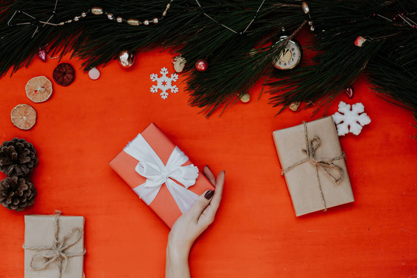 mani sfondo di Natale con regali Capodanno vacanza inverno
 - Foto, immagini