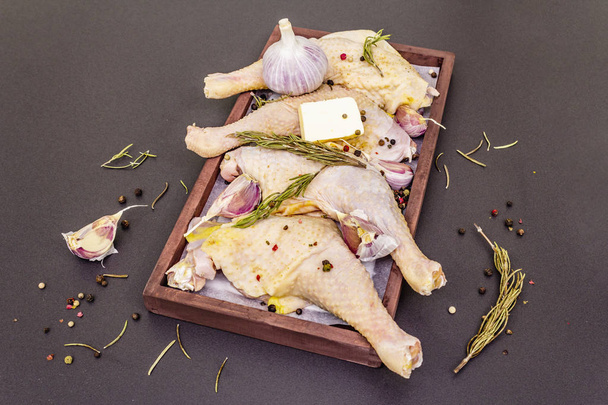 Raw chicken legs. Fresh BIO ingredient for preparation traditional food - Фото, изображение