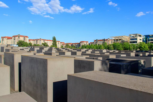 Horizontal shot of the Holocaust memorial in Berlin, Germany on a clear sunny day - Foto, Imagem
