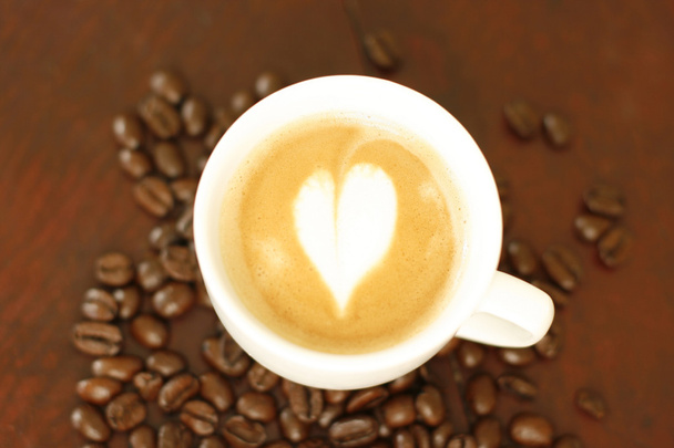 Vista superior de latte de piccolo com um café
 - Foto, Imagem