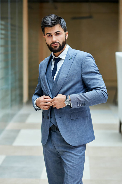 Confident and successful man in tuxedo - Фото, изображение