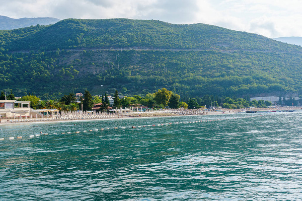 general view of the beach on the sea on a sunny summer day - Foto, Bild