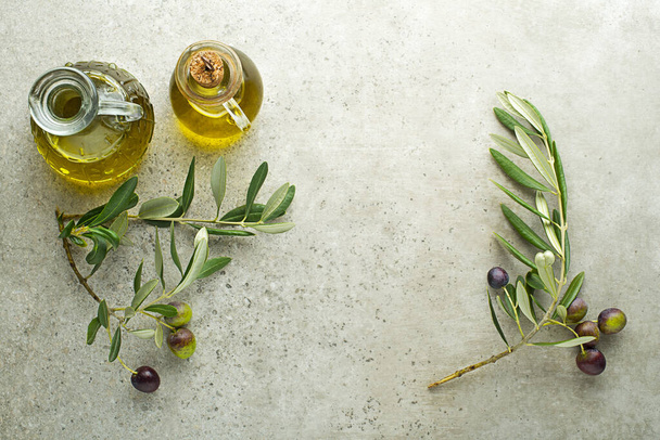 Olive oil bottle - 写真・画像
