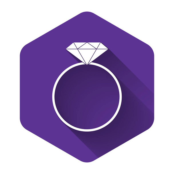 Icono de anillo de compromiso White Diamond aislado con sombra larga. Botón hexágono púrpura. Ilustración vectorial
 - Vector, imagen