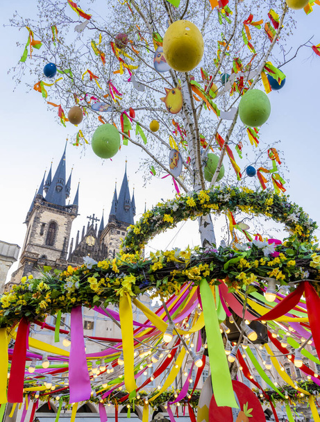 Wielkanocne dekoracje na Starym Mieście, Praga, Czechy - Zdjęcie, obraz