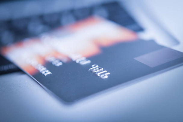 Kredi kartı online alışveriş için - Fotoğraf, Görsel