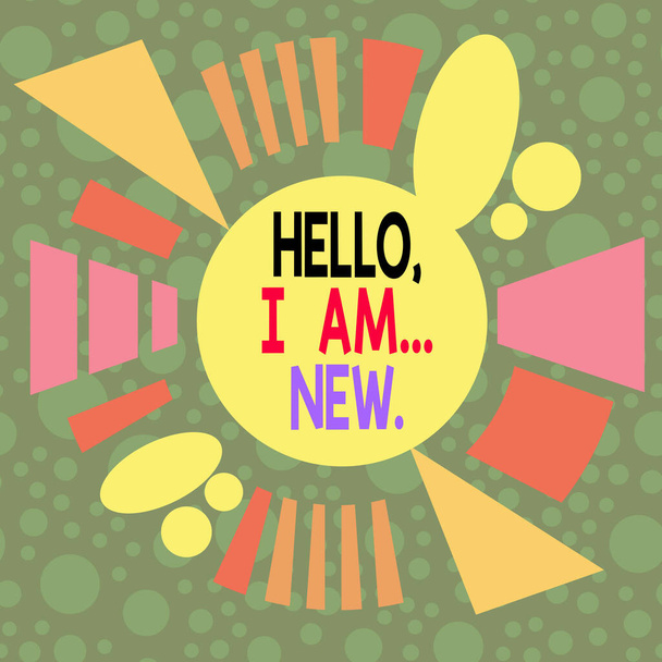 Kézírás szövegírás Hello I Am New. Koncepció jelentése bevezeti magát egy csoportba, mint friss munkavállaló vagy diák aszimmetrikus egyenetlen alakú formátum minta objektum körvonalazódik többszínű design. - Fotó, kép