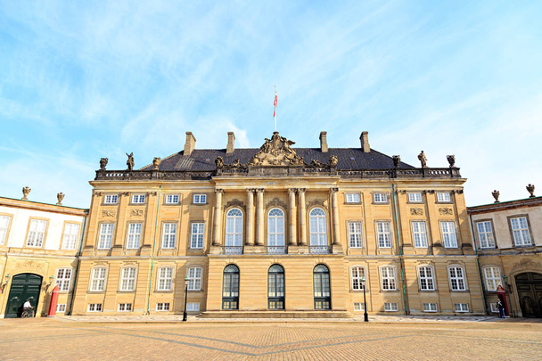 Копенгаген, Данія. Королівський палац Амалієнборг є архітеком. - Фото, зображення