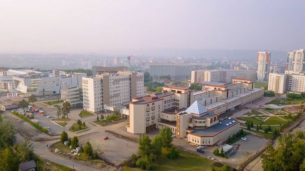Ρωσία, Κρασνογιάρσκ. Σιβηρίας Ομοσπονδιακό Πανεπιστήμιο, πολυλειτουργικό συγκρότημα, από Dron  - Φωτογραφία, εικόνα