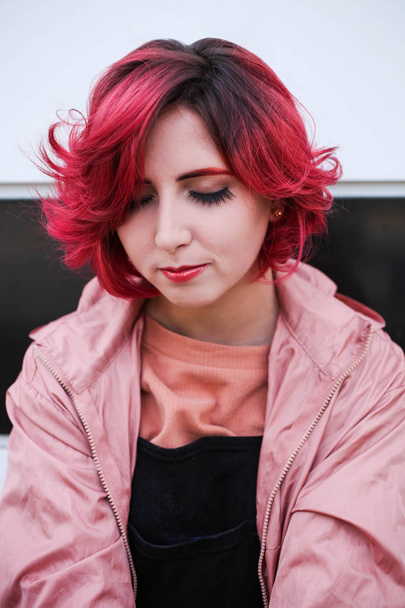 Girl with short pink hair in autumn clothes  - Fotoğraf, Görsel