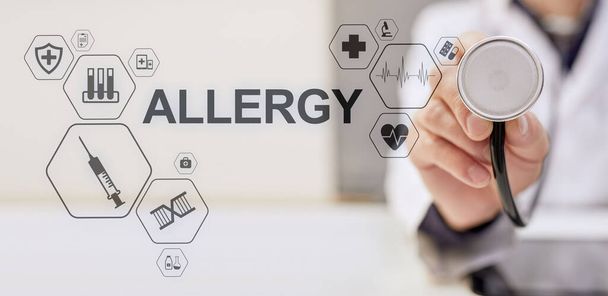 Алергічна діагностика концепція медицини та охорони здоров'я Доктор зі стетоскопом
. - Фото, зображення