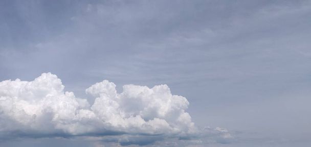 Beautiful and voluminous clouds in the blue sky - Fotografie, Obrázek