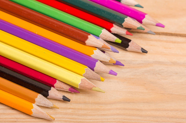 Crayons colorés
 - Photo, image