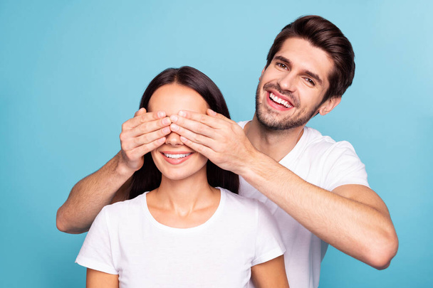 Close-up portrait of his he her she nice attractive adorable charming lovely cheerful cheery glad couple guy closing girls eyes isolated on bright vivid shine vibrant blue green turquoise background - Foto, Imagen
