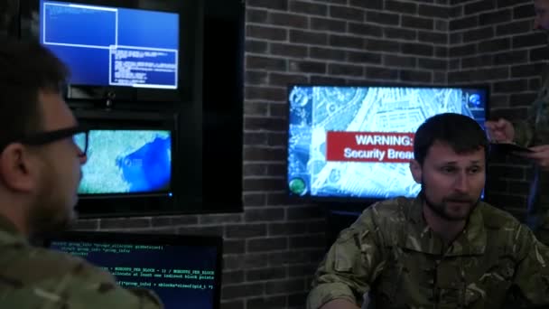 alerte, attaque et sécurité état-major, guerre informatique, discussion
 - Séquence, vidéo