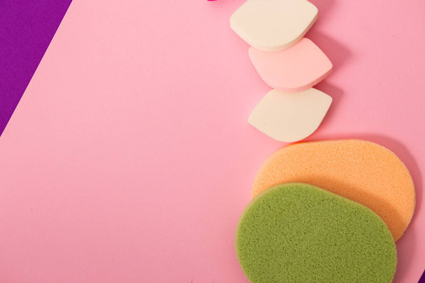 cosmetic sponges and foundation - 写真・画像