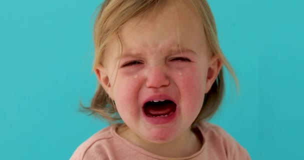 Einjähriges Baby weint - Filmmaterial, Video