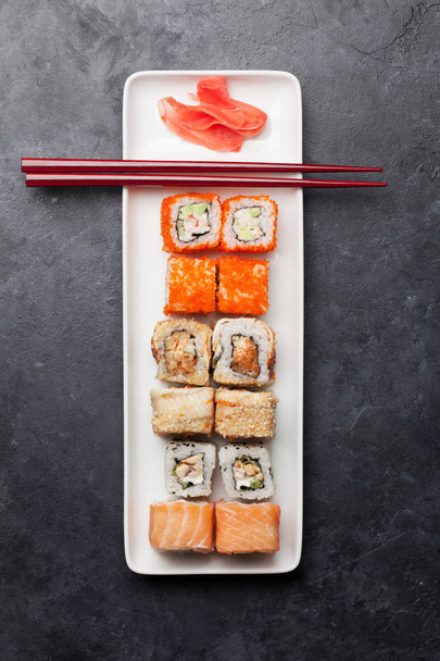 Conjunto de sushi japonês
 - Foto, Imagem