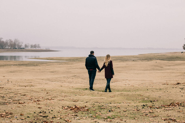 couple in love walks in the park - Fotoğraf, Görsel