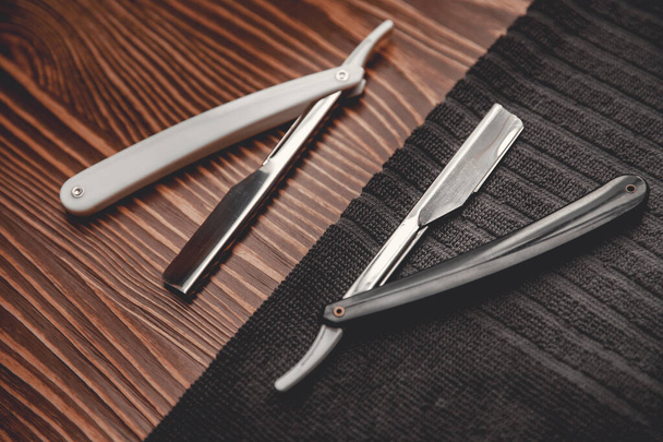 Sakal tıraşı için tıraş bıçağı. Kuaför, kuaför, berber... - Fotoğraf, Görsel