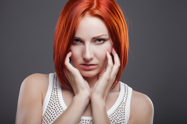 Red hair. Beautiful Woman with Short Hair - Foto, afbeelding