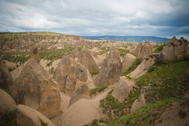 Tájkép panorámával Devrent völgy aka képzelet völgyében, Cappadocia, Törökország - Fotó, kép