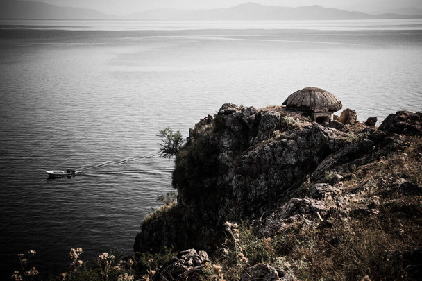 bunkkeri Ohridjärvellä Albaniassa
 - Valokuva, kuva