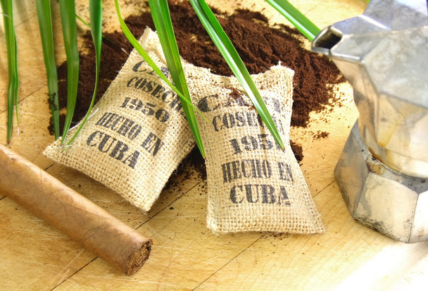 Kubai kávé és szivar - Fotó, kép