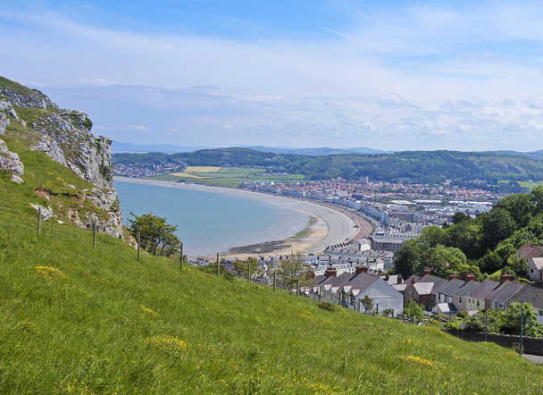A View from the Great Orme High Above Llandudno, Wales, GB, Reino Unido
 - Foto, imagen