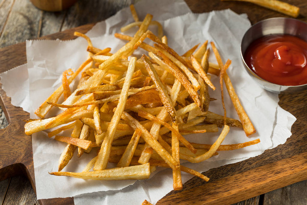 Homemade Shoestring French Fries - Foto, immagini