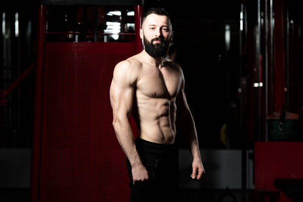 Portrait Of A Fitness Muscular Man - Foto, afbeelding