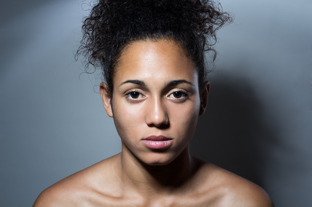 Portrait of a serious black woman - Foto, Imagen