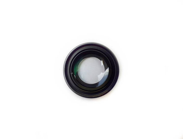 Μακροφακός κινητού τηλεφώνου απομονωμένος σε λευκό φόντο. Μαύρο χρώμα 20x φακός macro για smartphone - Φωτογραφία, εικόνα