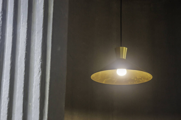 Lampe suspendue traditionnelle classique
 - Photo, image