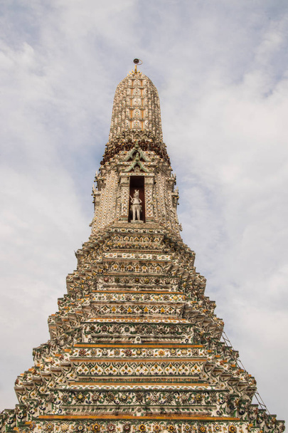 Wat Arun Ratchawararam Temple in Bangkok, Thailand - 写真・画像