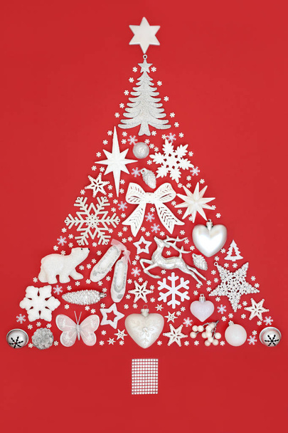 abstrakter Weihnachtsbaum mit Christbaumschmuck - Foto, Bild