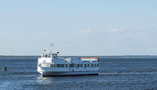 Fire Island Ferry-boat dans la baie
 - Photo, image