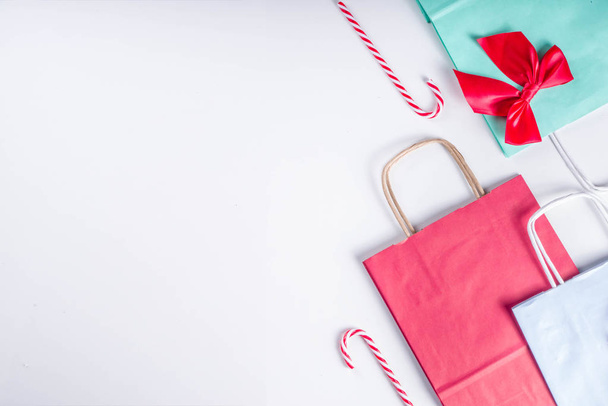 Shopping natalizio e concetto di vendita
 - Foto, immagini