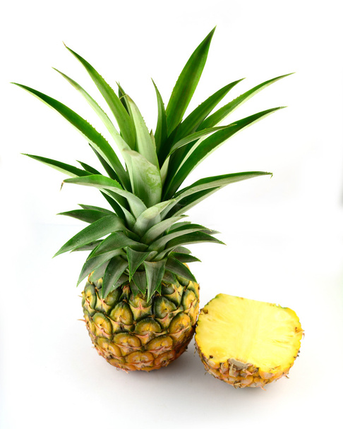 ananas izolované na bílém pozadí - Fotografie, Obrázek