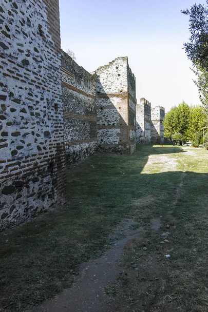 Αρχαία οχύρωση στην πόλη της Θεσσαλονίκης - Φωτογραφία, εικόνα