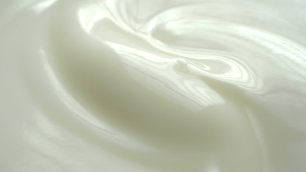 Close-up shot van textuur yoghurt met roteren. - Video