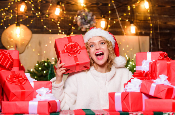 All I want for Christmas. christmas sales. Boxing day concept. winter holiday. New year shopping. happy new year. delivery gifts. girl with xmas gift box. Cyber Monday. Woman at christmas time - Foto, Imagem