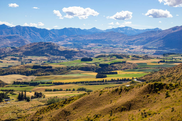 valley view from crown range road Cardrona, New Zealand - 写真・画像